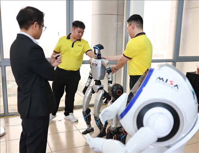 Khu vực trưng bày, giới thiệu sản phẩm trong AI Day 2026. Ảnh: Thanh Tùng - TTXVN